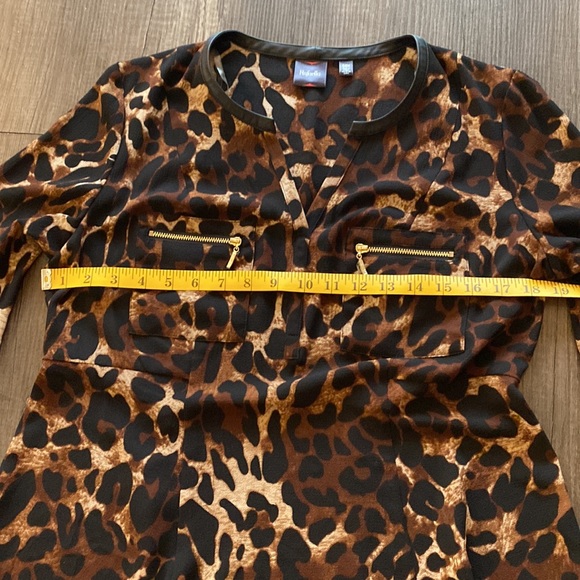 RAFAELLA| asymmetrical high-low animal print tunic - Picture 10 of 11